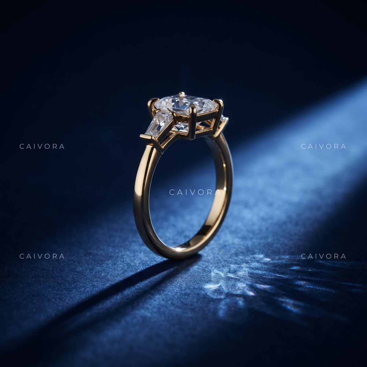 Luminous Structure with a Radiant Cut Center Diamond