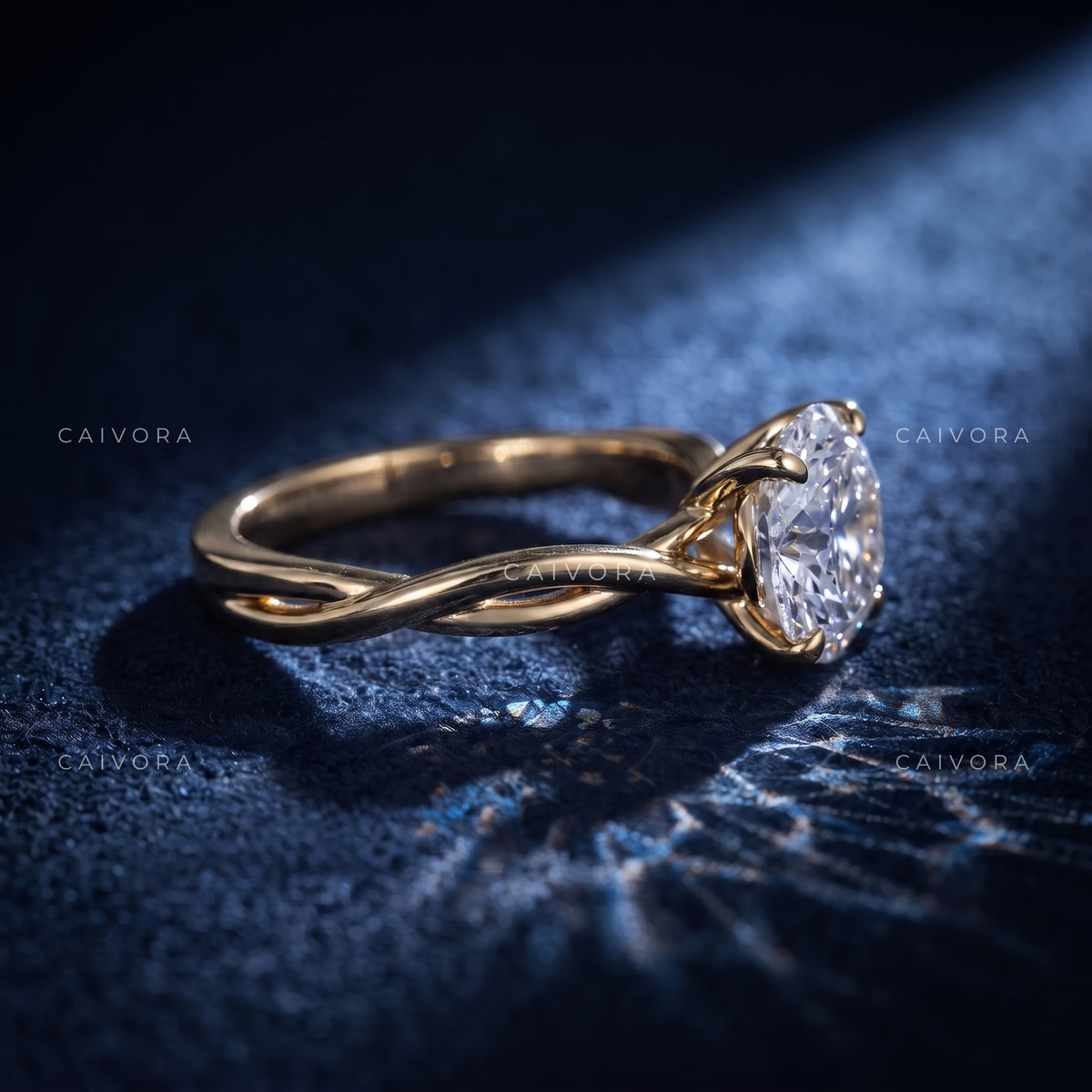 Refined Brilliance with a Portuguese Cut Center Diamond