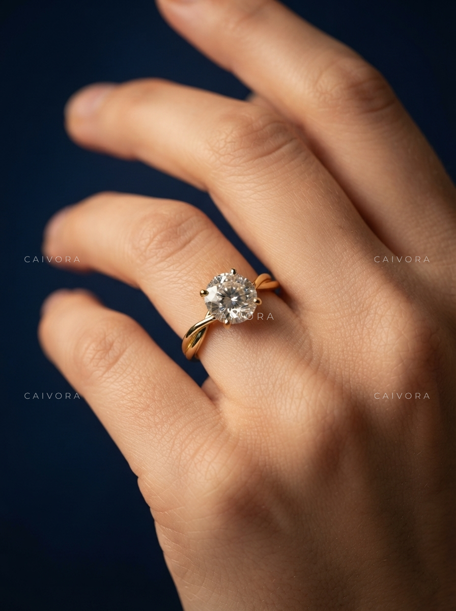 Refined Brilliance with a Portuguese Cut Center Diamond