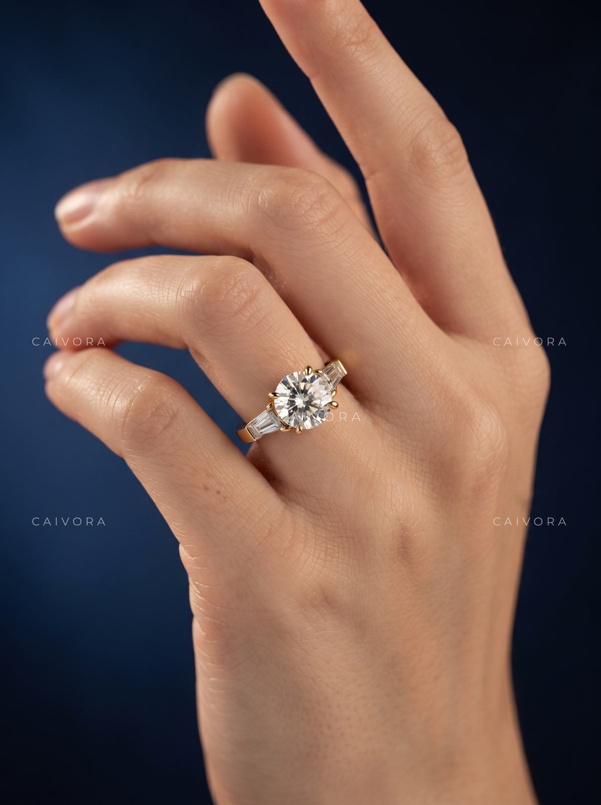 Classic Brilliance with a Geometric Diamond Frame