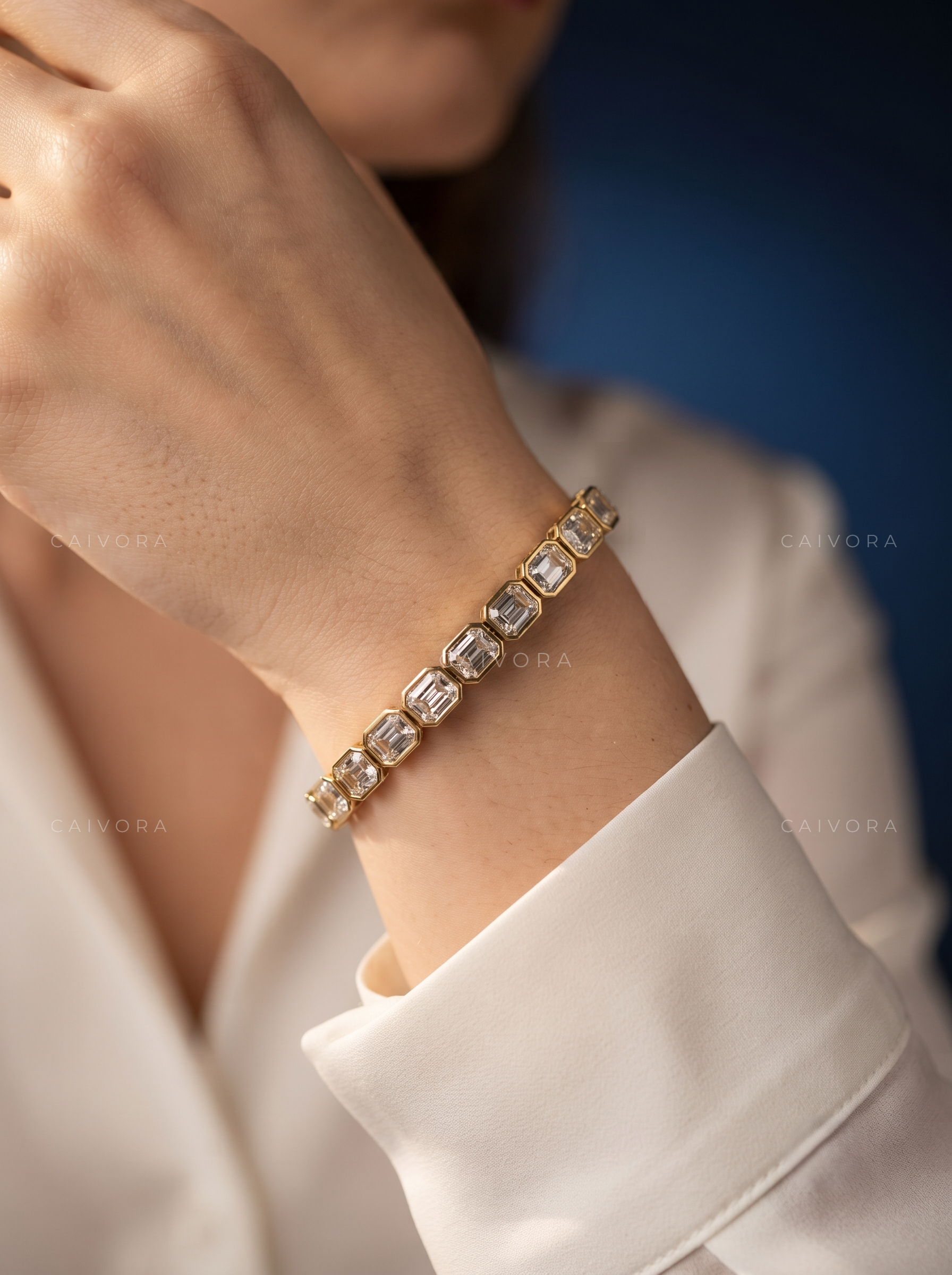 Sleek Emerald Bezel Tennis Bracelet