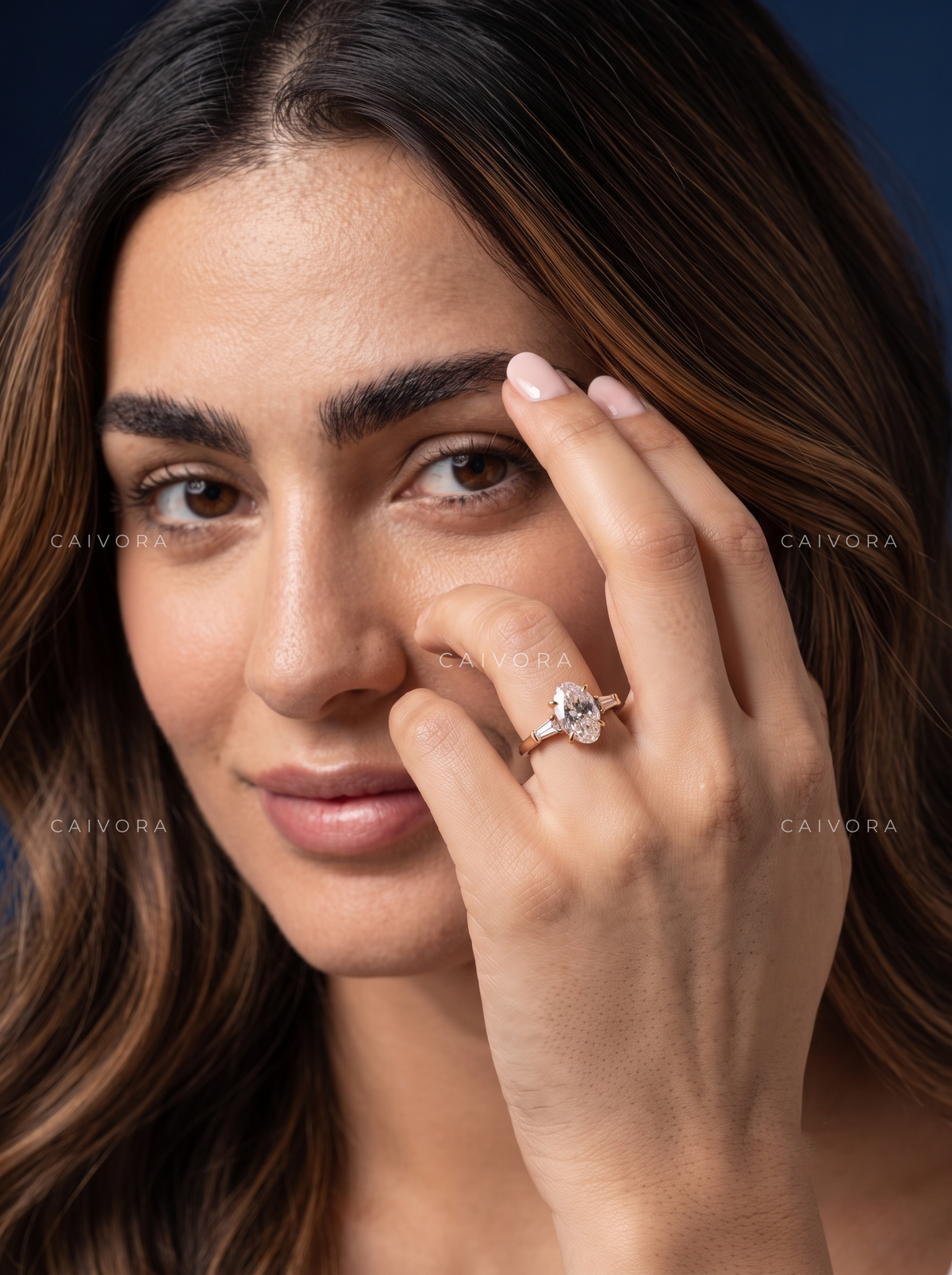 Distinctive Curves with a Moval Cut Center Diamond